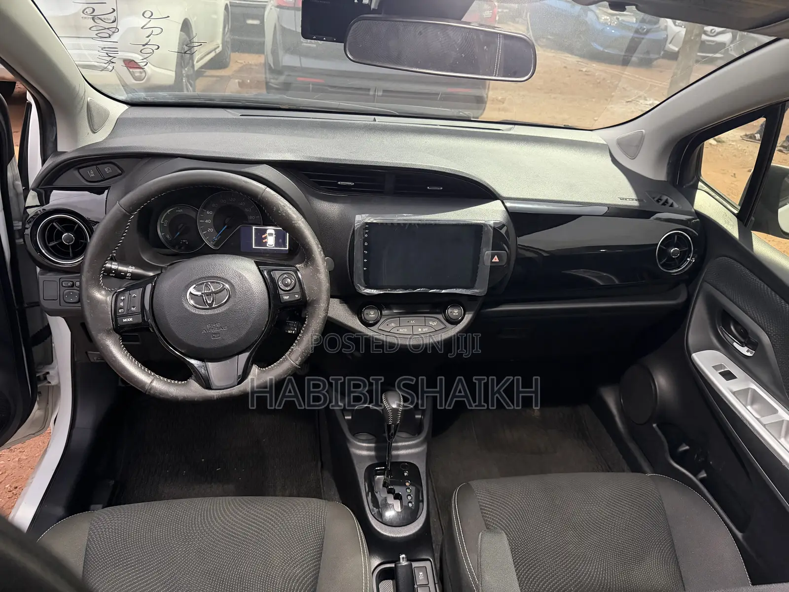 Toyota Vitz 1.5 FWD Hybrid 5dr 2017 White
