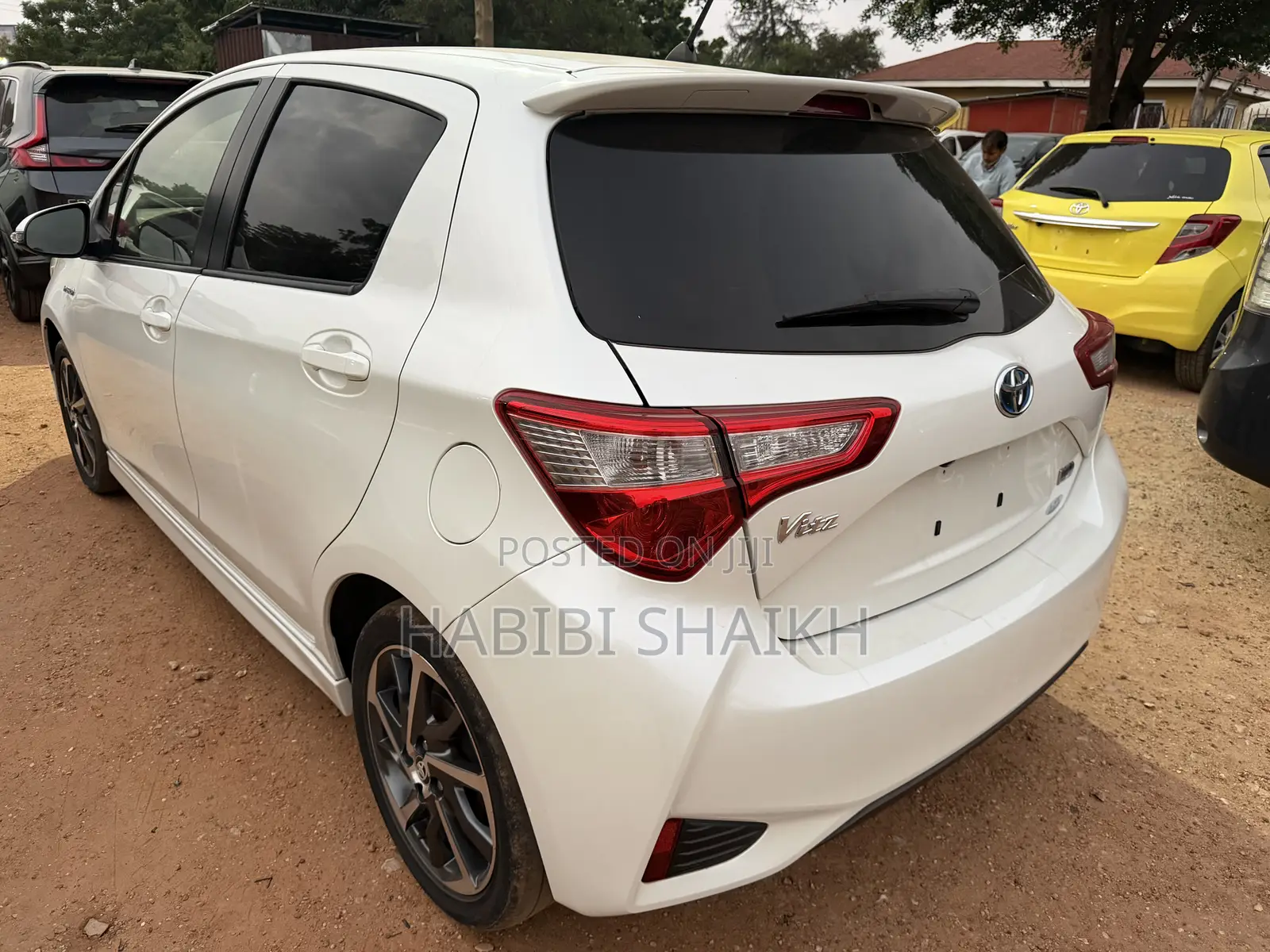 Toyota Vitz 1.5 FWD Hybrid 5dr 2017 White
