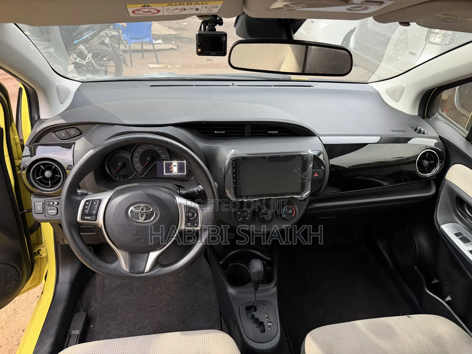 Toyota Vitz 1.3 FWD 5dr 2015 Yellow