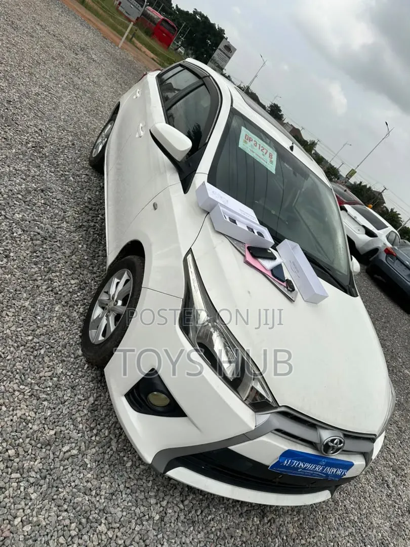Toyota Yaris 2014 White