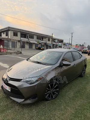 Toyota Corolla LE (1.8L 4cyl 2A) 2018 Gray