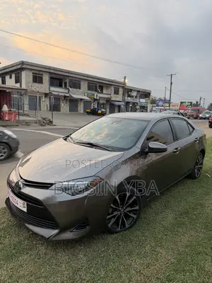 Toyota Corolla LE (1.8L 4cyl 2A) 2018 Gray