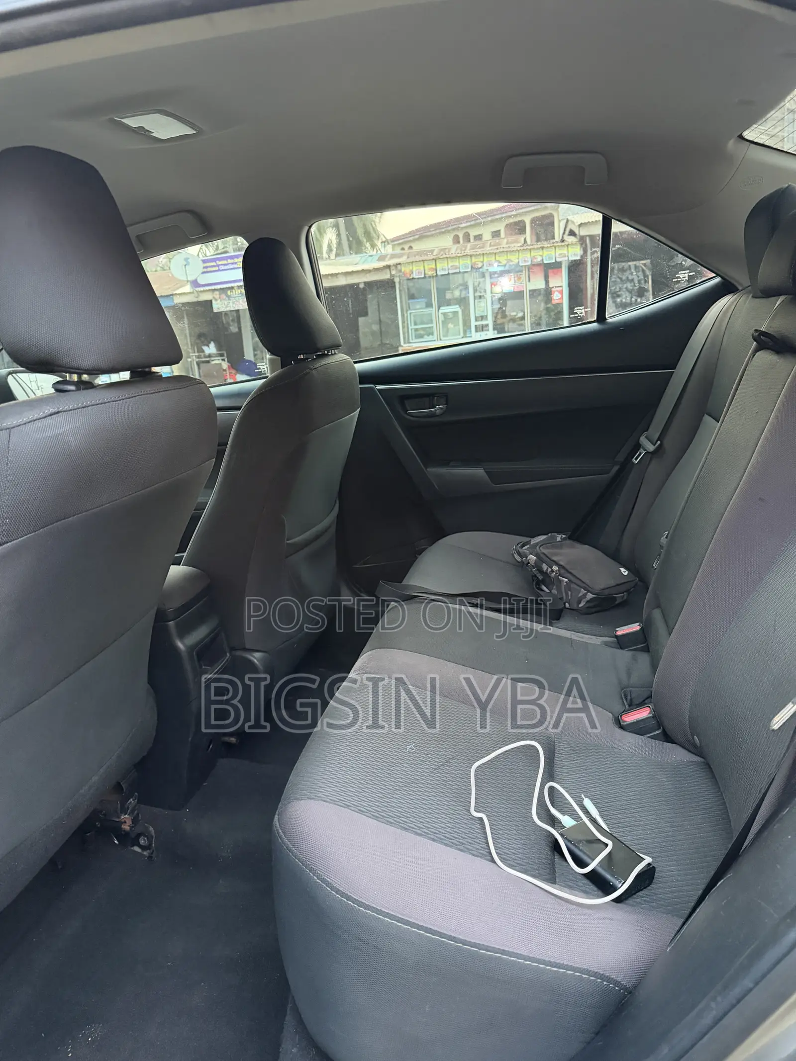 Toyota Corolla LE (1.8L 4cyl 2A) 2018 Gray