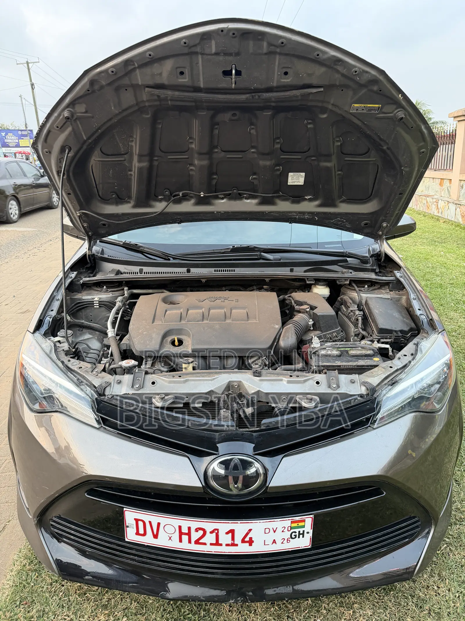 Toyota Corolla LE (1.8L 4cyl 2A) 2018 Gray