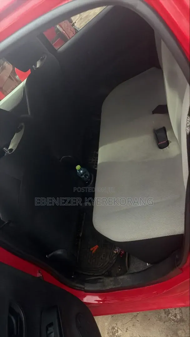 Toyota Vitz 2012 Red