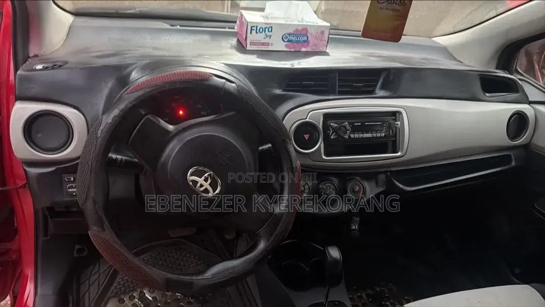 Toyota Vitz 2012 Red