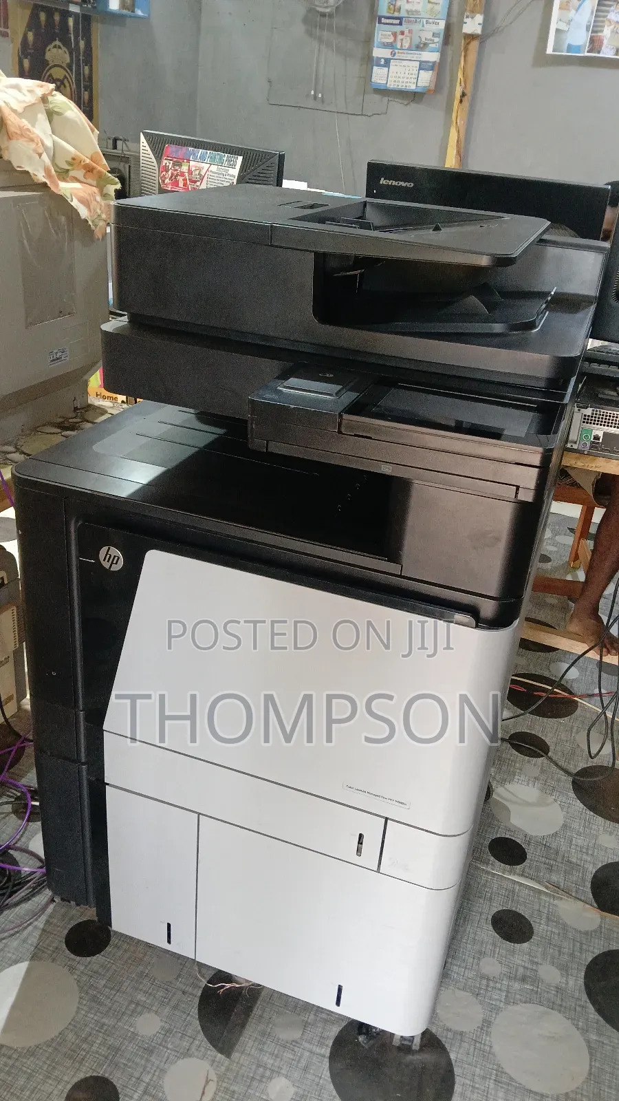 Color LaserJet Managed Flow MFP M880m