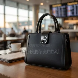 Ladies Qaulity Dressing Bag