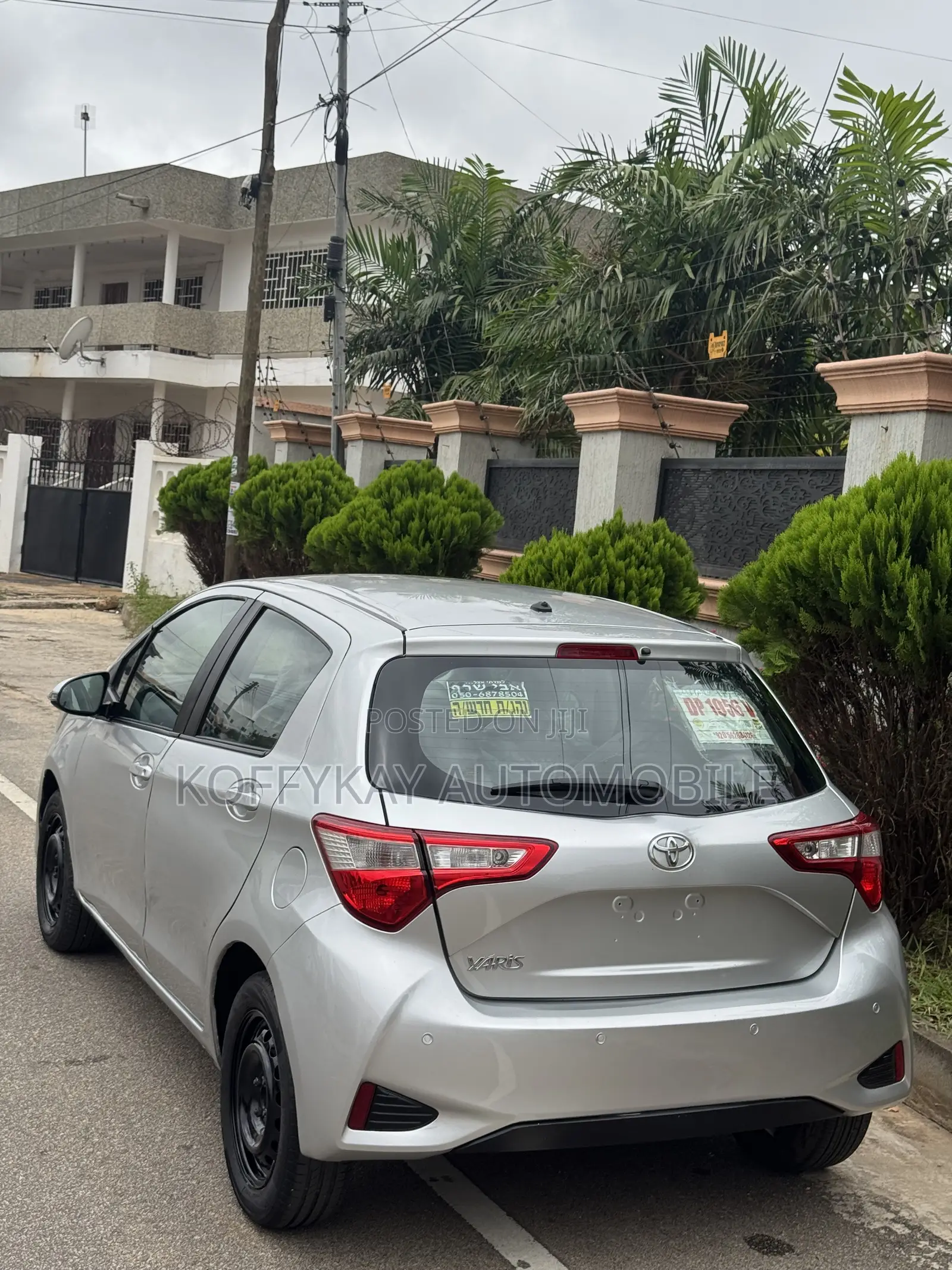 Toyota Yaris L Hatchback 5dr 2018 Gray