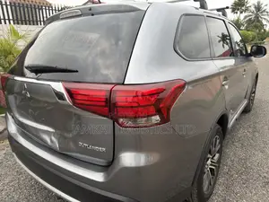 Mitsubishi Outlander ES AWC 2016 Gray