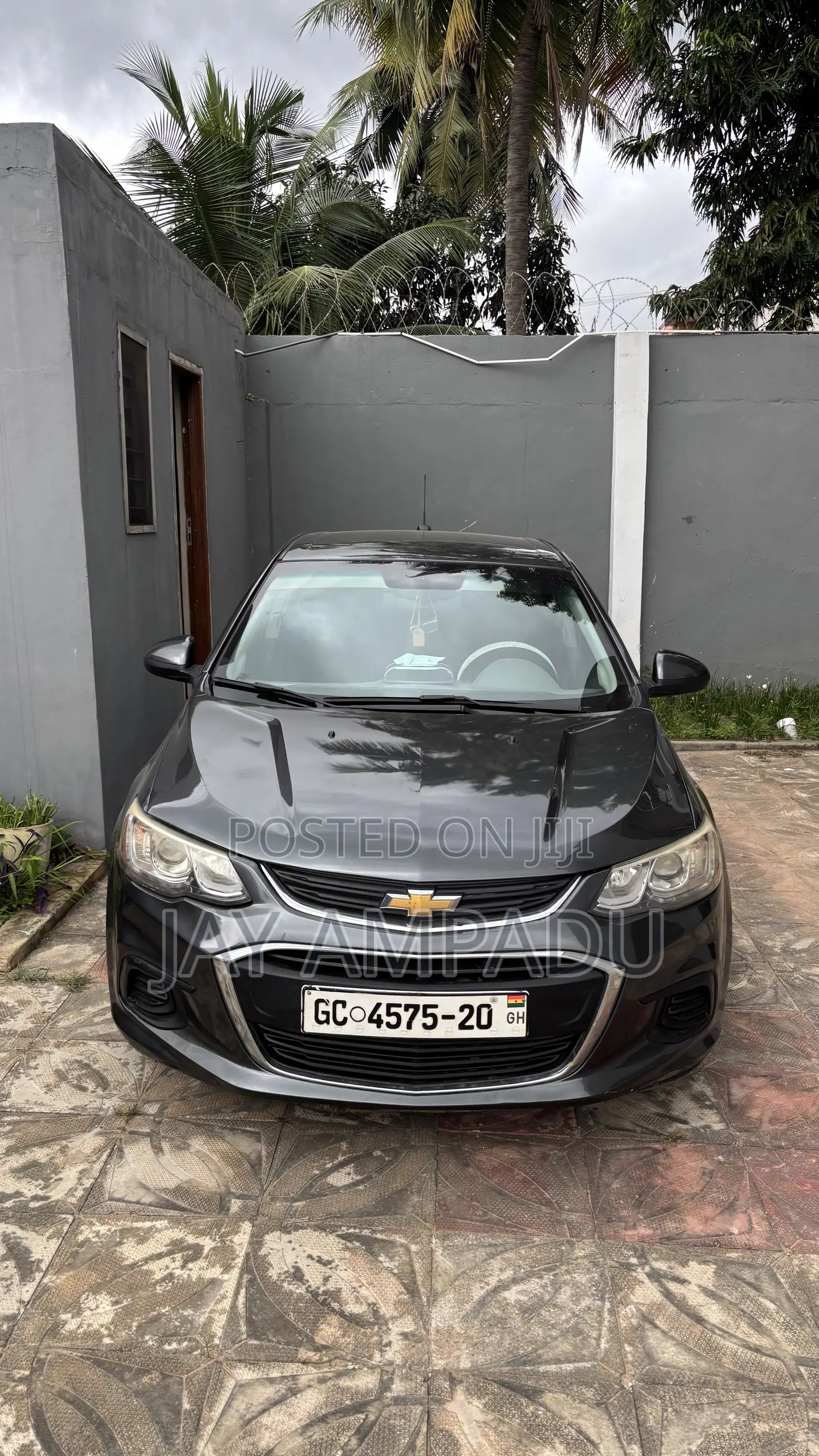 Chevrolet Sonic LT 2017 Gray