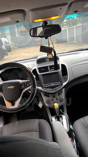 Chevrolet Sonic LT 2017 Gray