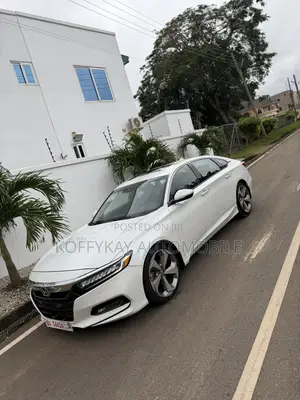 Honda Accord Touring 2.0T 2018 White