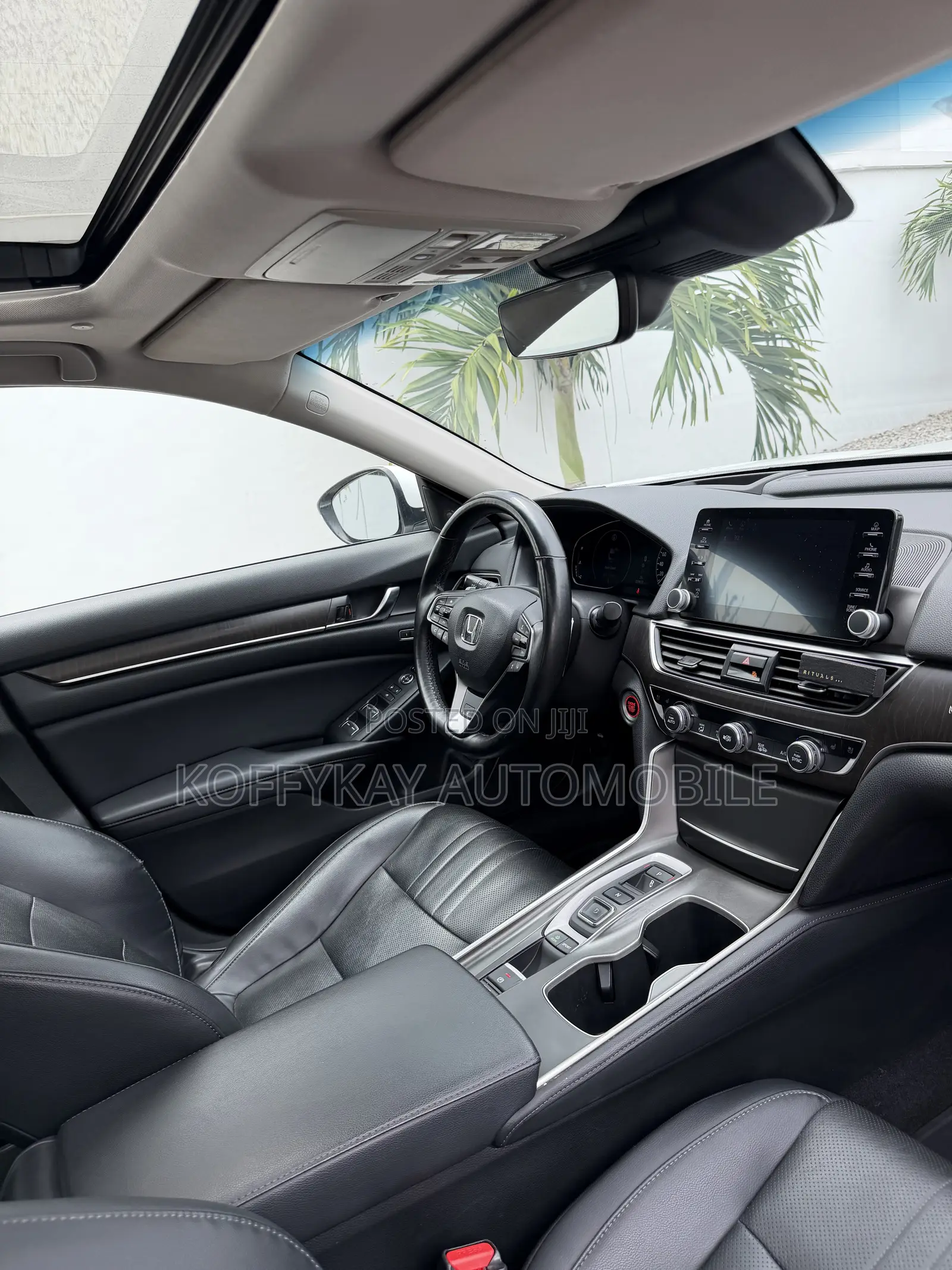 Honda Accord Touring 2.0T 2018 White