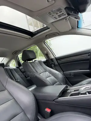 Honda Accord Touring 2.0T 2018 White