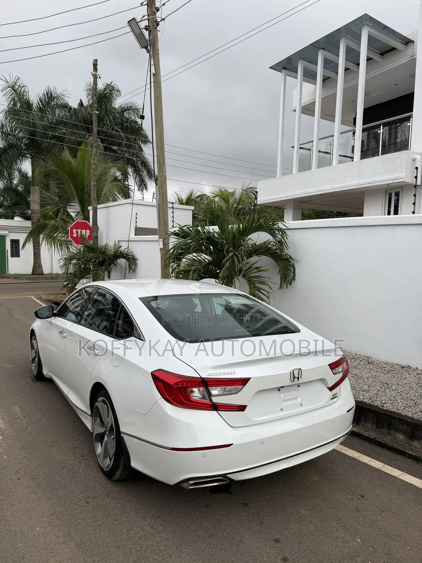 Honda Accord Touring 2.0T 2018 White