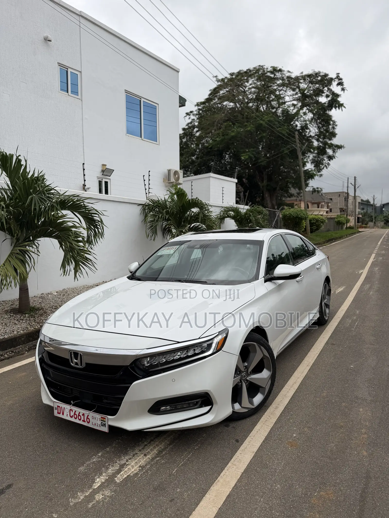 Honda Accord Touring 2.0T 2018 White