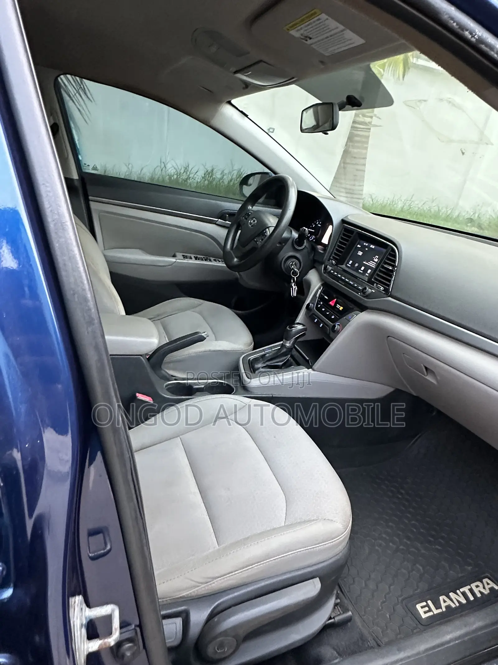 Hyundai Elantra Limited Sedan FWD (1.8L 4cyl 6A) 2016 White