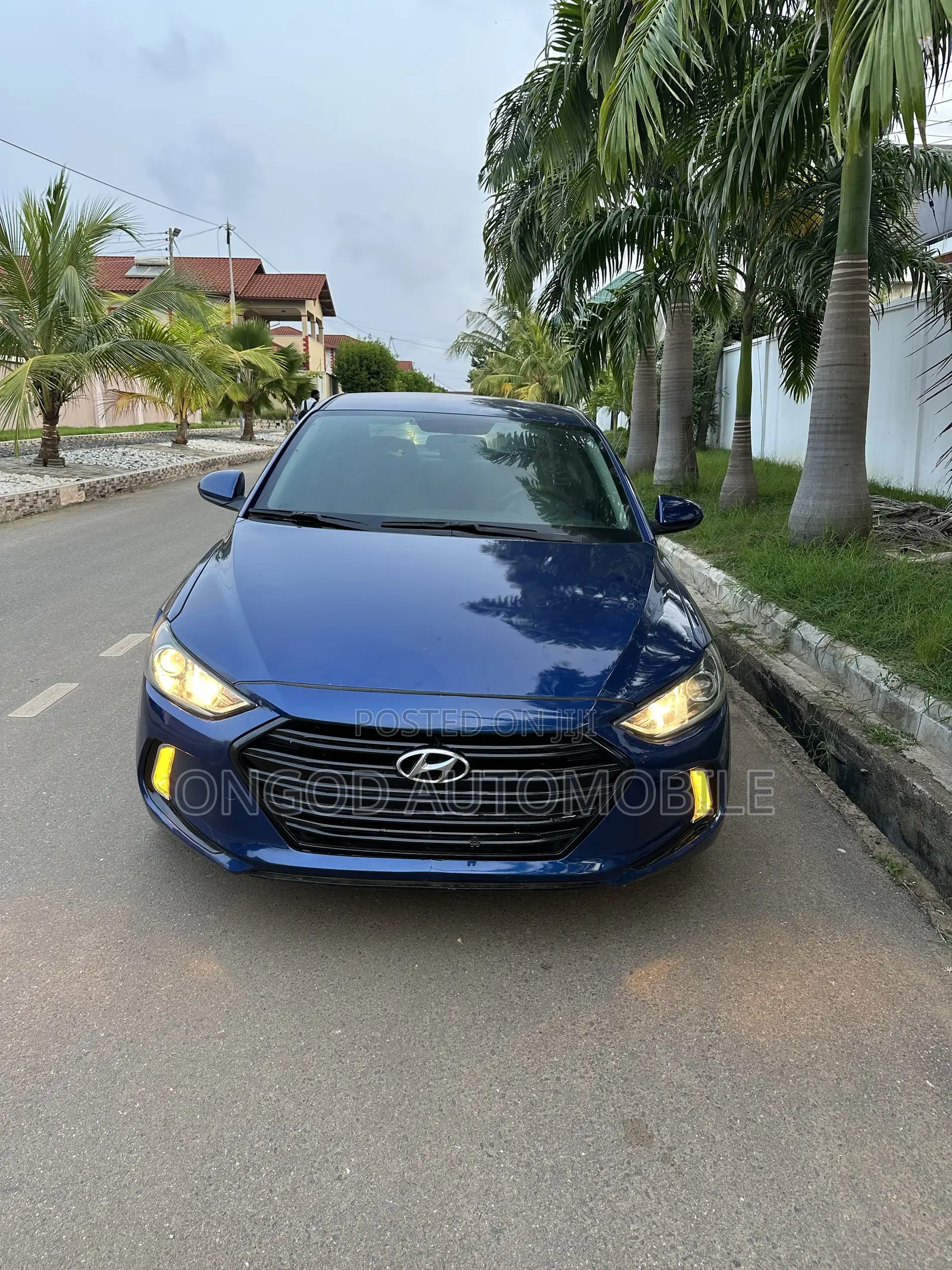 Hyundai Elantra Limited Sedan FWD (1.8L 4cyl 6A) 2016 White