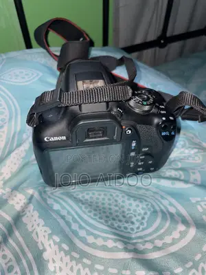 Canon EOS Rebel T7