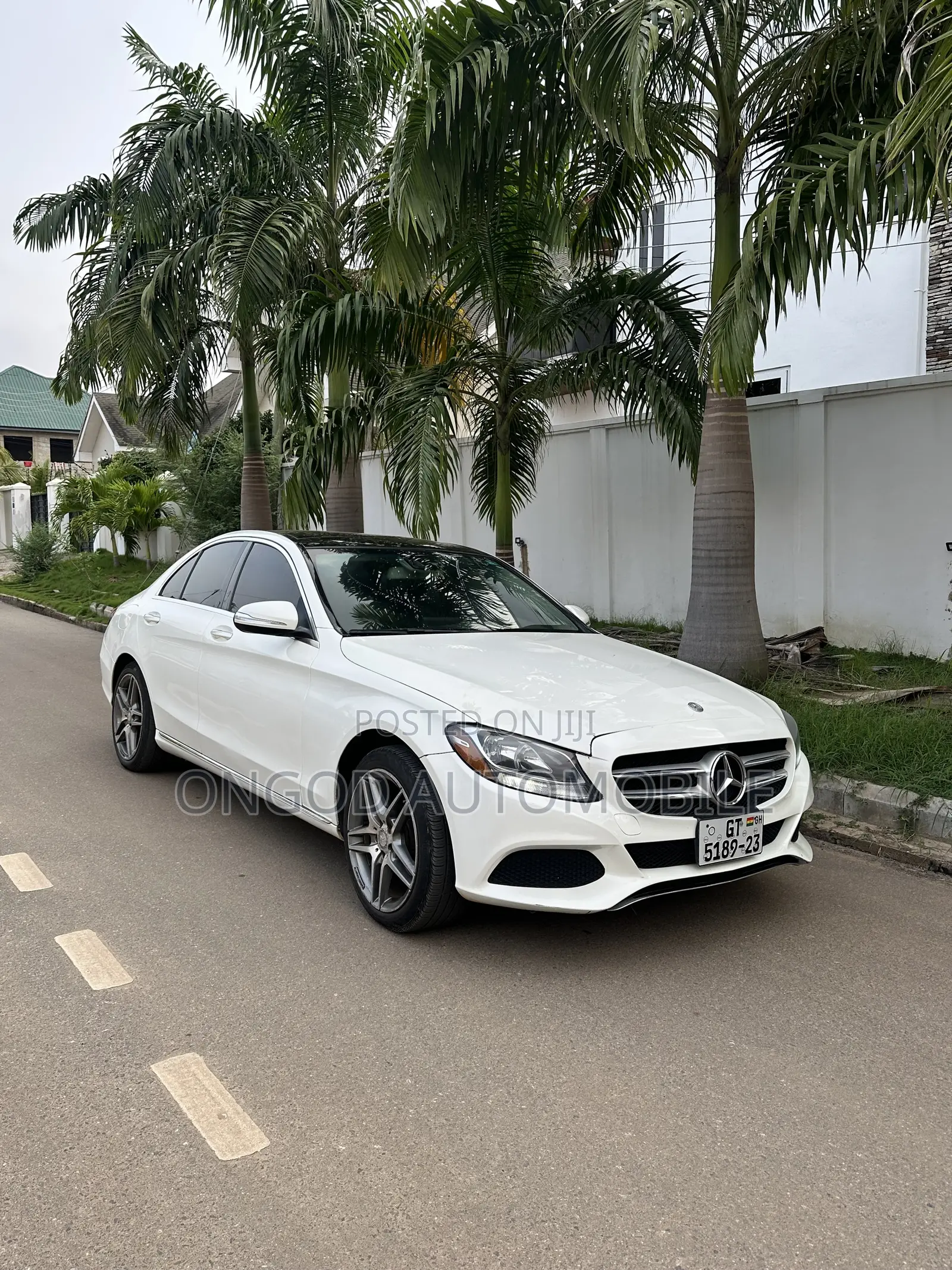 Mercedes-Benz C300 Luxury Sedan RWD (2.0L 4cyl 7A) 2017 White