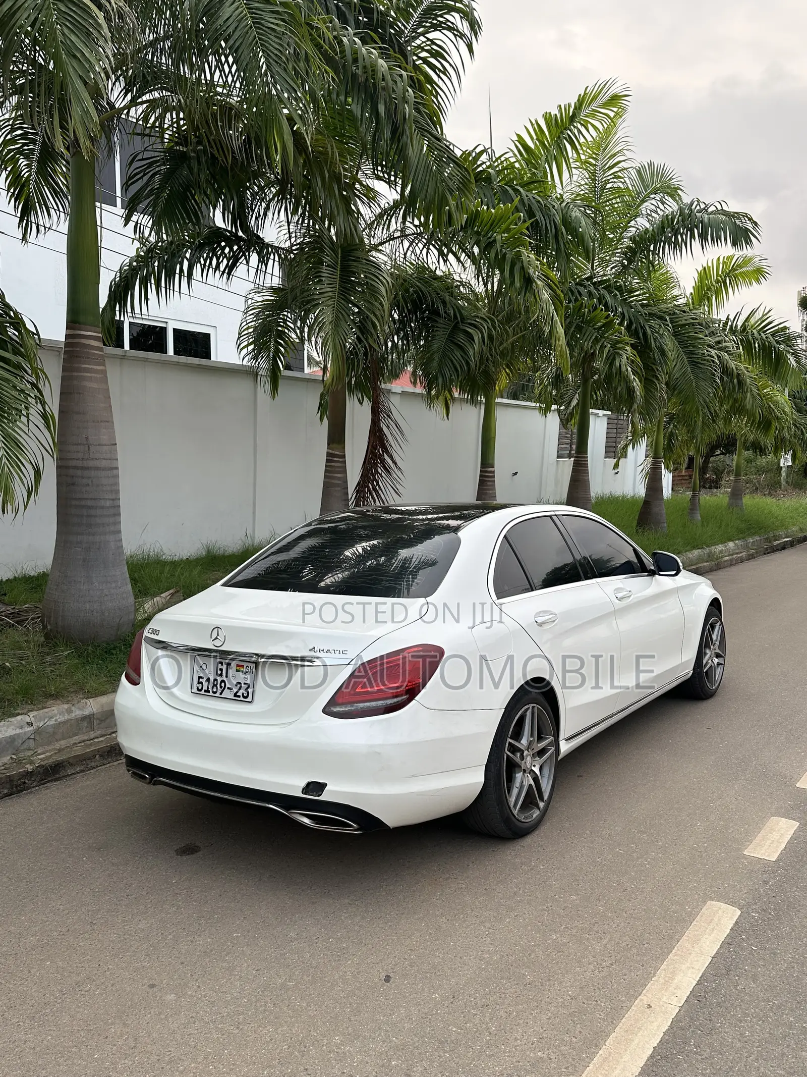 Mercedes-Benz C300 Luxury Sedan RWD (2.0L 4cyl 7A) 2017 White