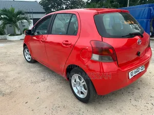 Toyota Vitz 2010 Red