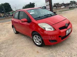 Toyota Vitz 2010 Red