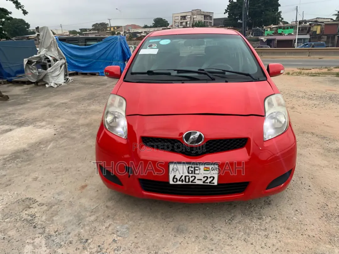 Toyota Vitz 2010 Red