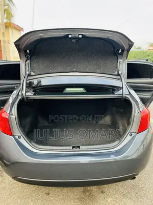Toyota Corolla XSE 4dr Sedan (1.8L 4cyl CVT) 2017 Gray