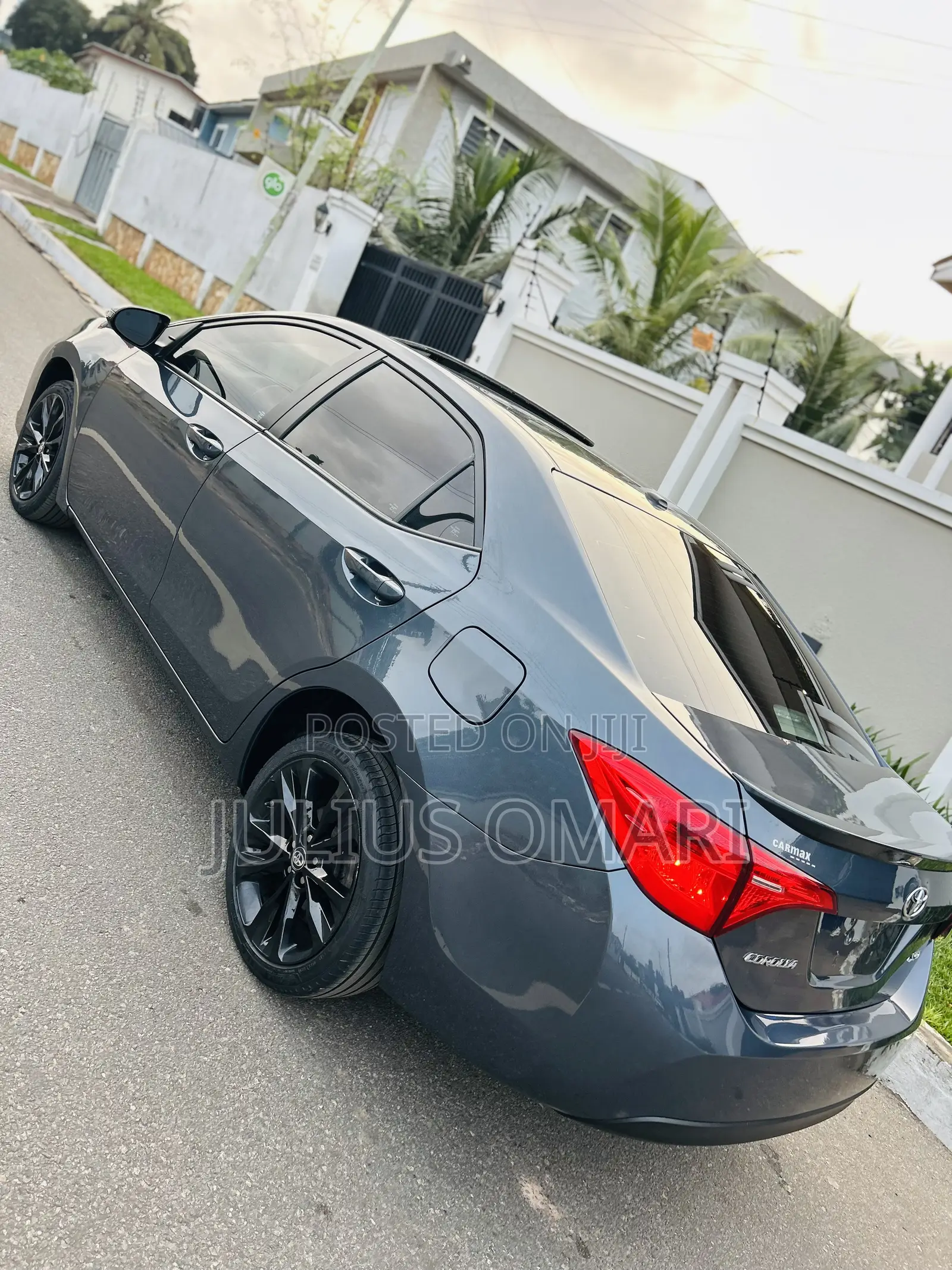 Toyota Corolla XSE 4dr Sedan (1.8L 4cyl CVT) 2017 Gray