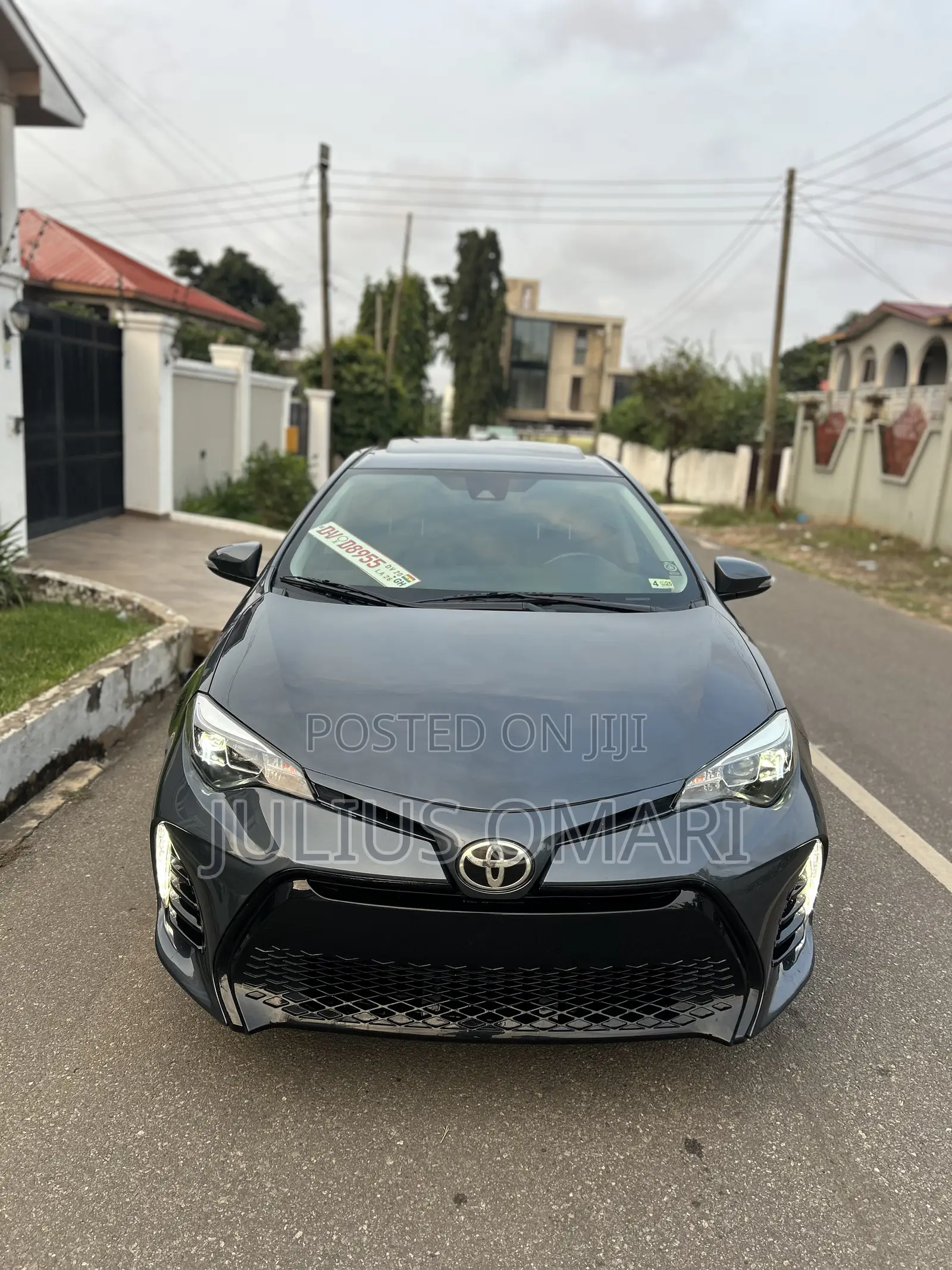 Toyota Corolla XSE 4dr Sedan (1.8L 4cyl CVT) 2017 Gray