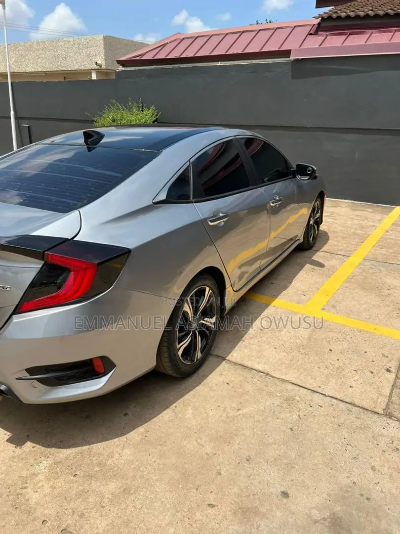 Honda Civic Touring 4dr Sedan (1.5L 4cyl) 2017 Gray
