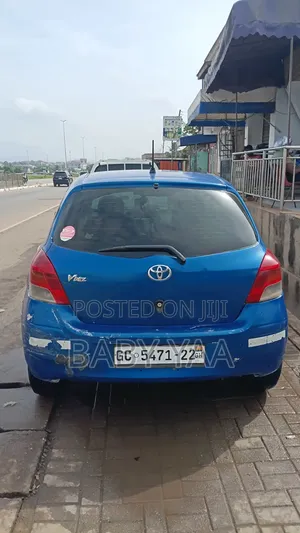 Toyota Vitz 2010 Blue