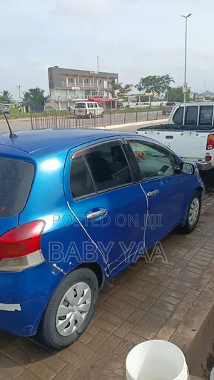 Toyota Vitz 2010 Blue