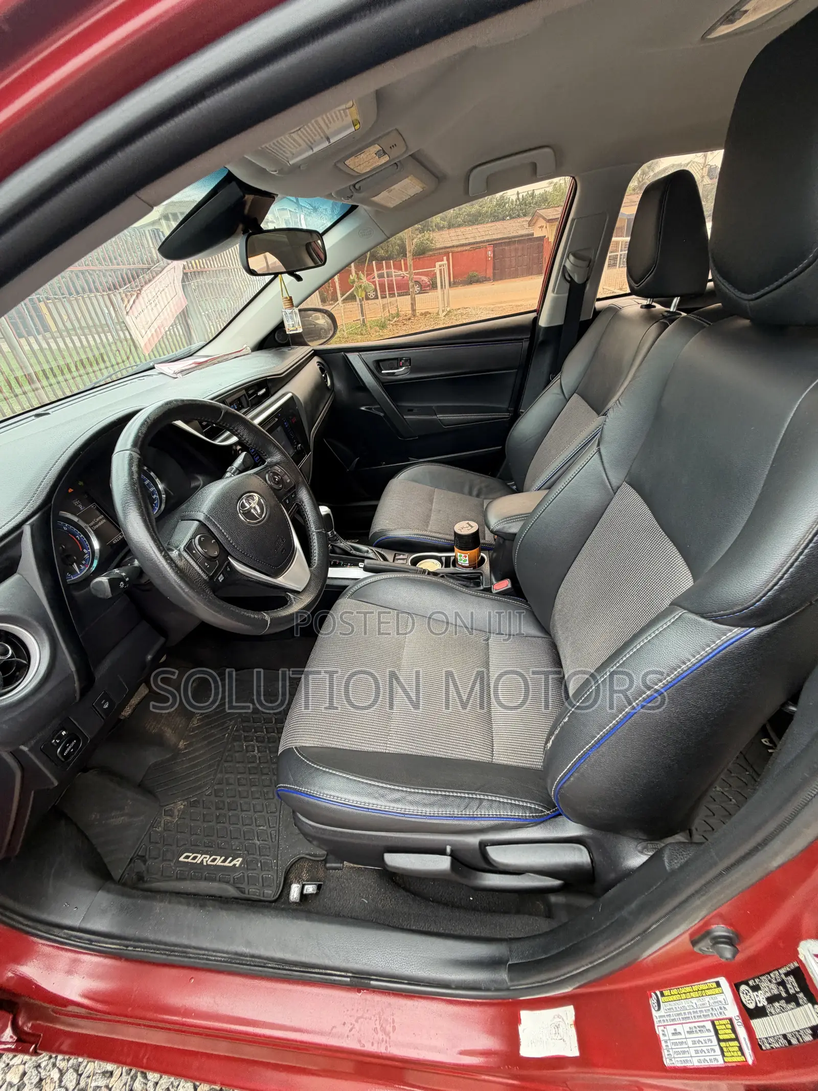 Toyota Corolla SE (1.8L 4cyl 2A) 2018 Red