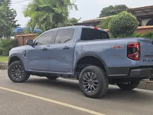 Ford Ranger XLT 4WD SuperCrew 5' Box 2025 Gray