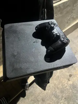 PlayStation 4 Slim