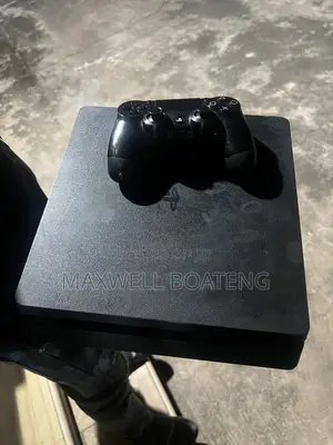 PlayStation 4 Slim