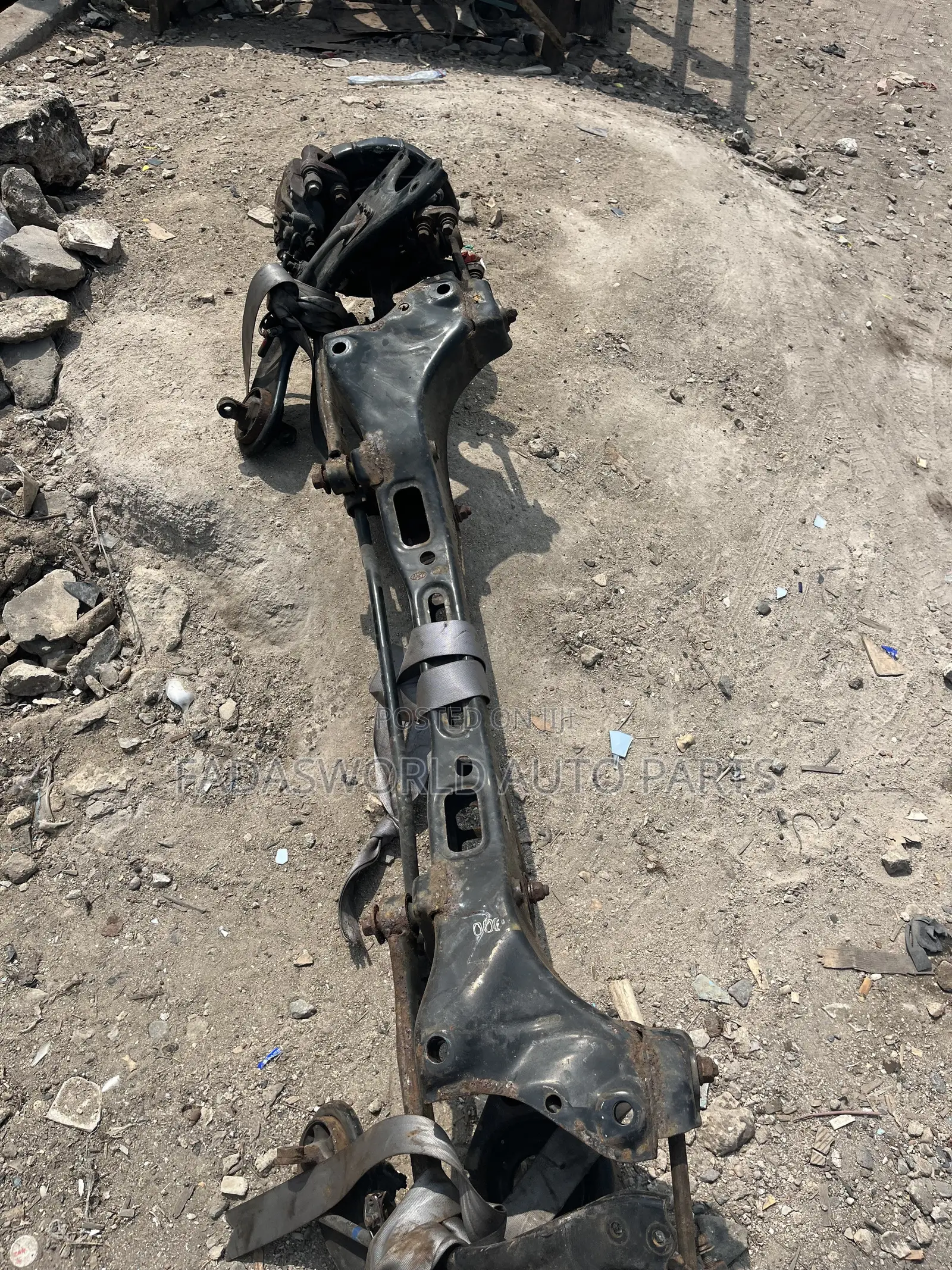2012/2016 Kia Sportage Back Axle Complete