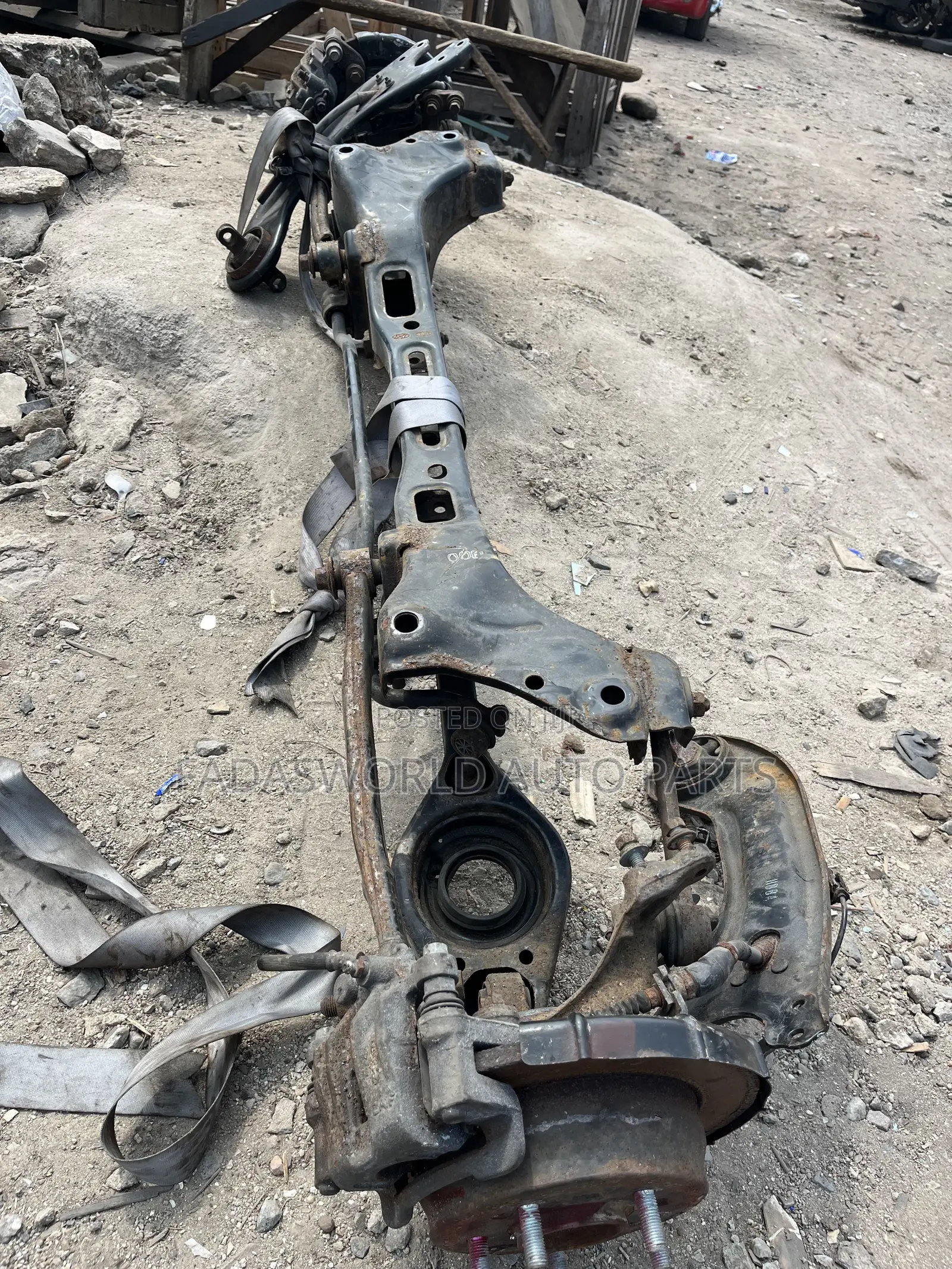 2012/2016 Kia Sportage Back Axle Complete