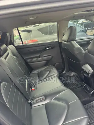 Toyota Highlander XLE 2022 Gray