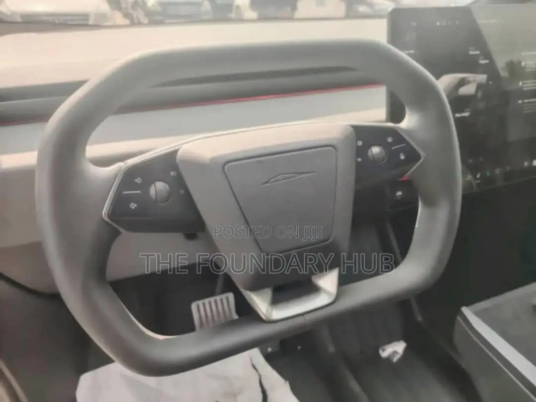 Tesla Cybertruck Cyberbeast AWD 2025 White