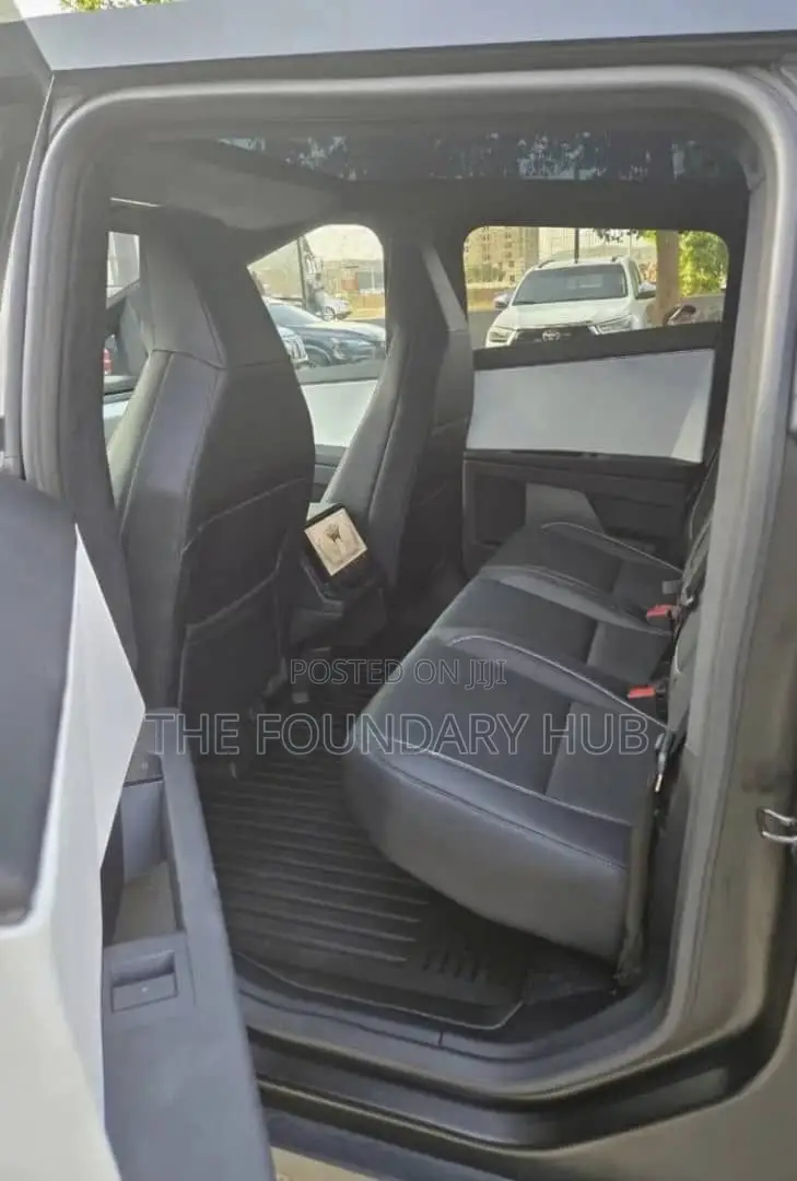 Tesla Cybertruck Cyberbeast AWD 2025 White
