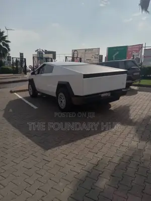 Tesla Cybertruck Cyberbeast AWD 2025 White