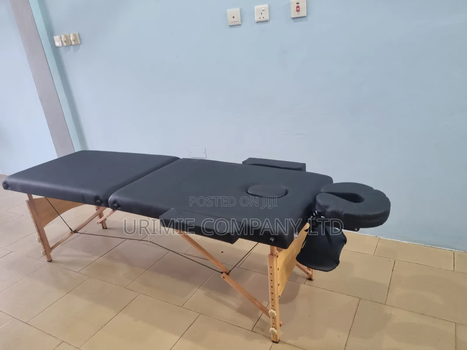 Foldable Massage/Make Up Bed