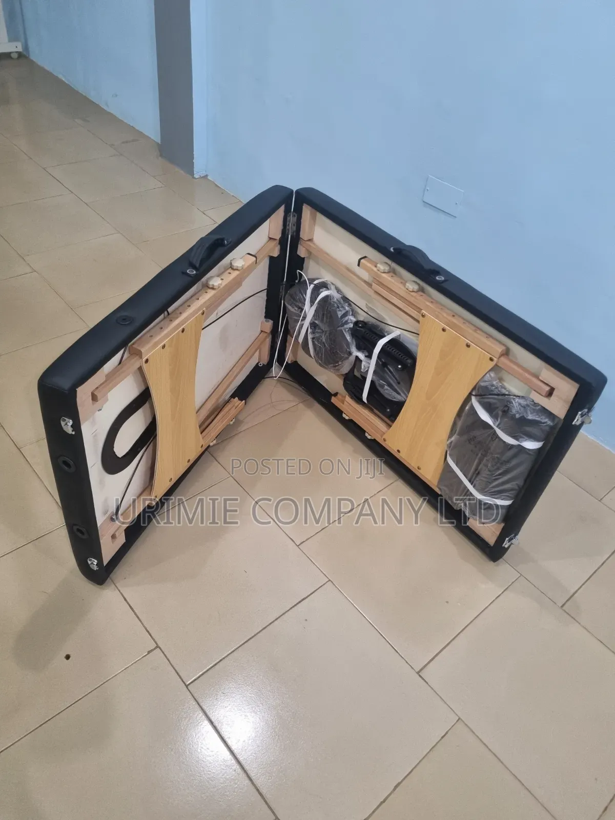 Foldable Massage/Make Up Bed