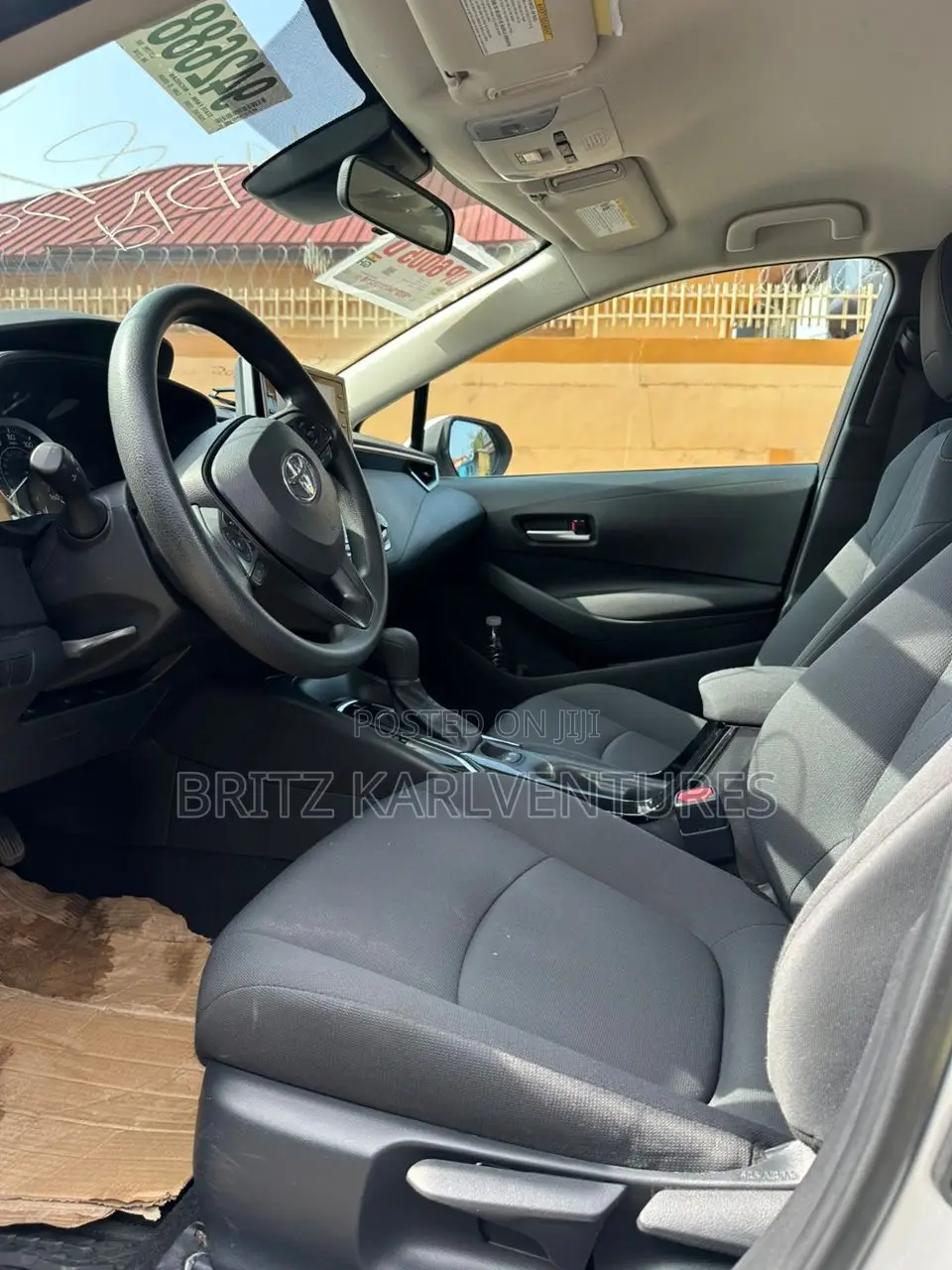 Toyota Corolla LE 2021 Silver