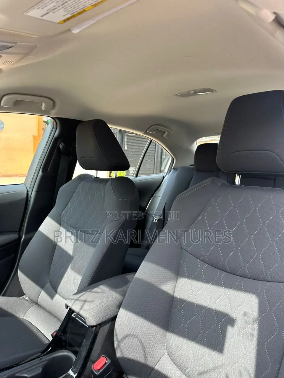 Toyota Corolla LE 2021 Silver