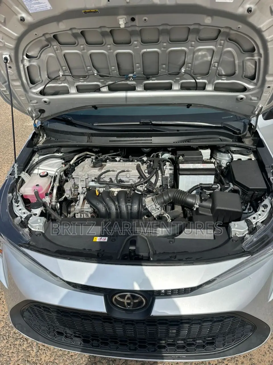 Toyota Corolla LE 2021 Silver